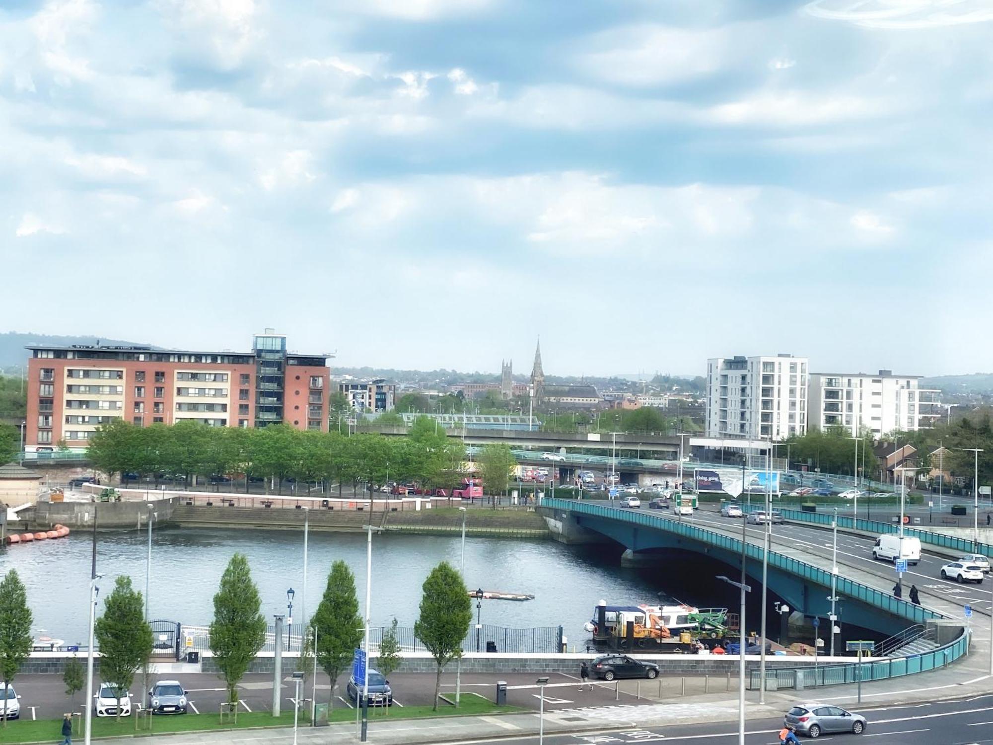 2 Bed City Centre Apt, Free Parking - Albert Clock, Customs House Belfast Zewnętrze zdjęcie